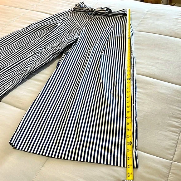 Versatile Zara Basics culottes in navy and white vertical stripes. - Picture 3 of 6